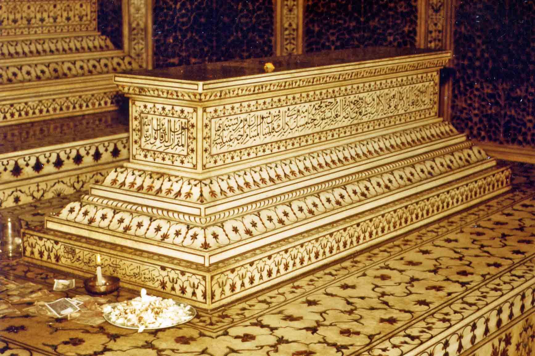 Coffin in the Taj Mahal