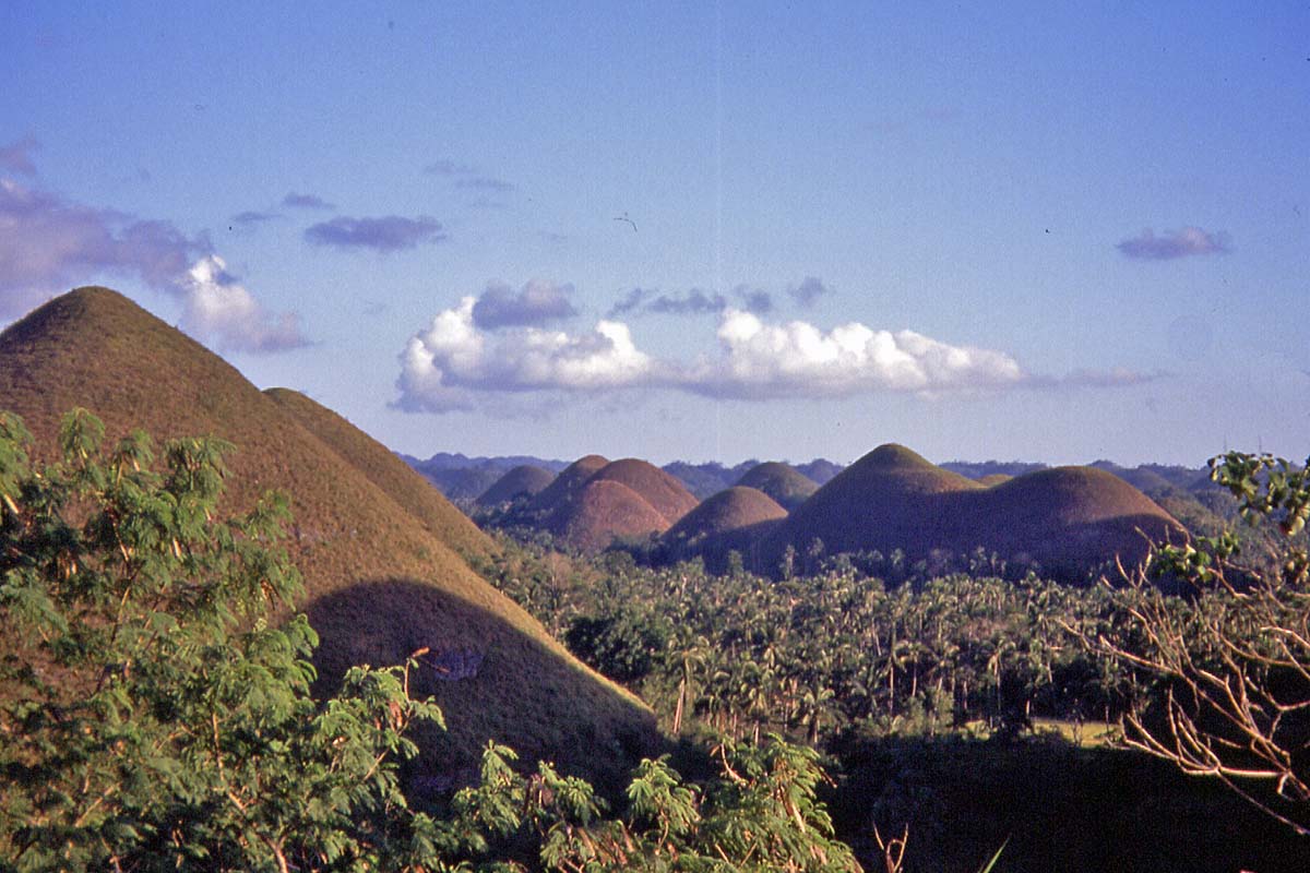 chocolate hills philippines